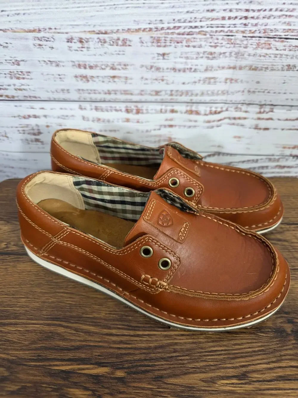 Ariat Women's Cruiser Castaway Slip-on Leather size 6